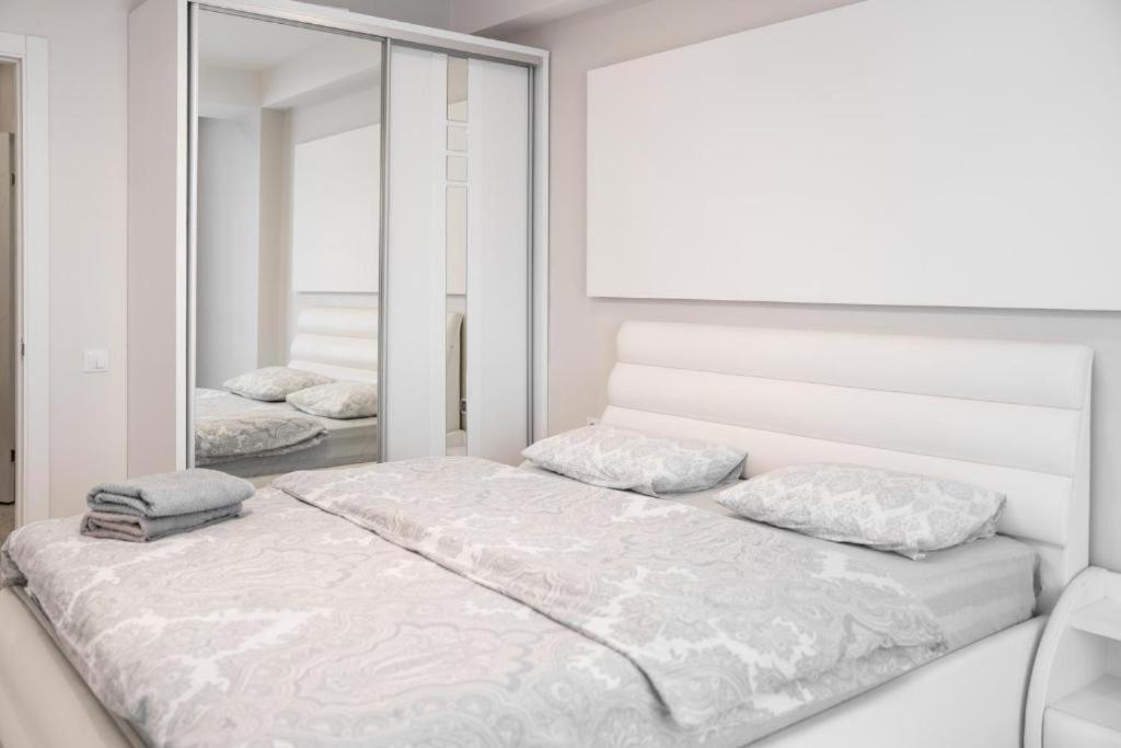 Glass New Apartments Ultracentral Кишинів Екстер'єр фото